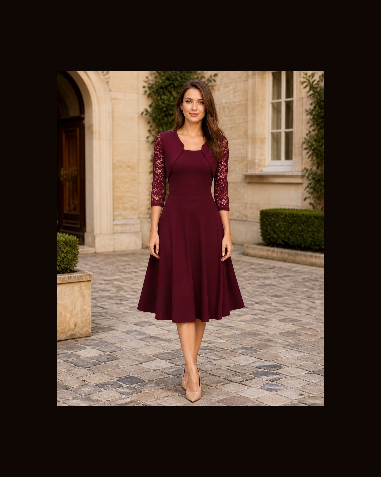 Rochie Bordeaux Elena cu dantelă, vedere frontală în exterior