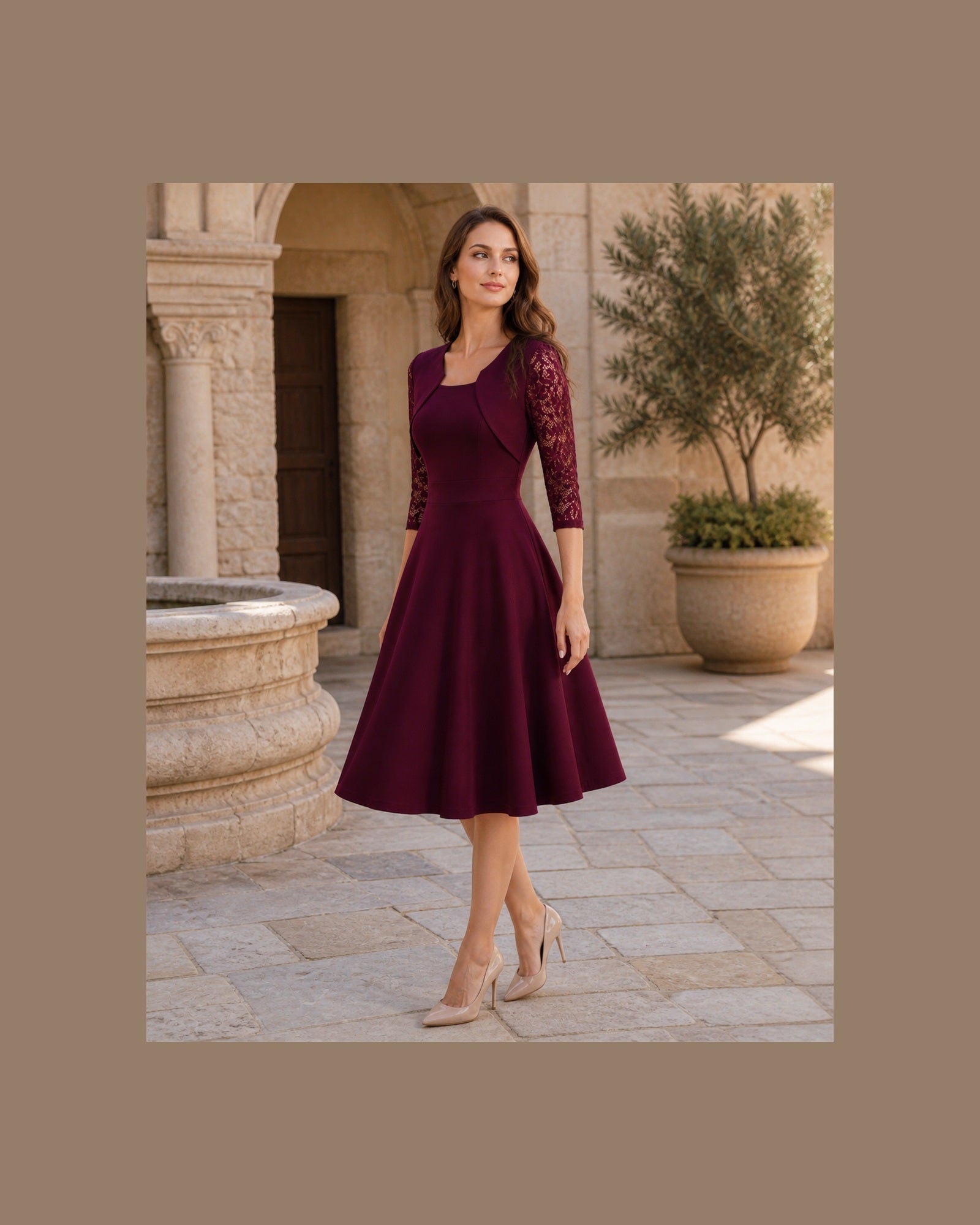 Rochie Bordeaux Elena cu dantelă, vedere laterală în exterior