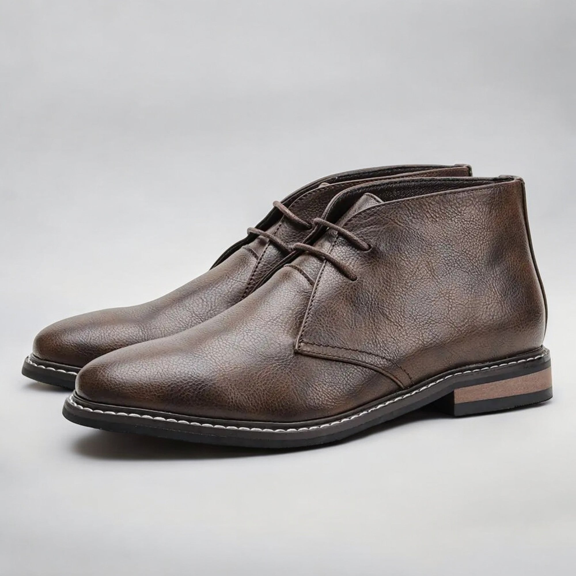Bogdan-Ștefan | Zeitlose, vielseitige Chukka-Stiefel