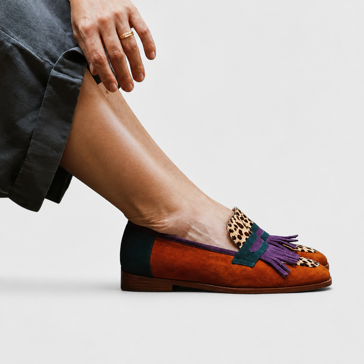 Rebecca | Braune Mokassins mit Leopardenmuster – Produktansicht 4