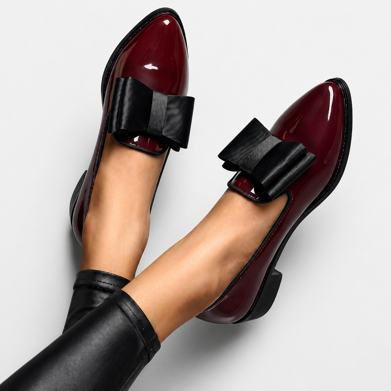 Isabella | Mokassins in Rot und Schwarz – Produktansicht 1