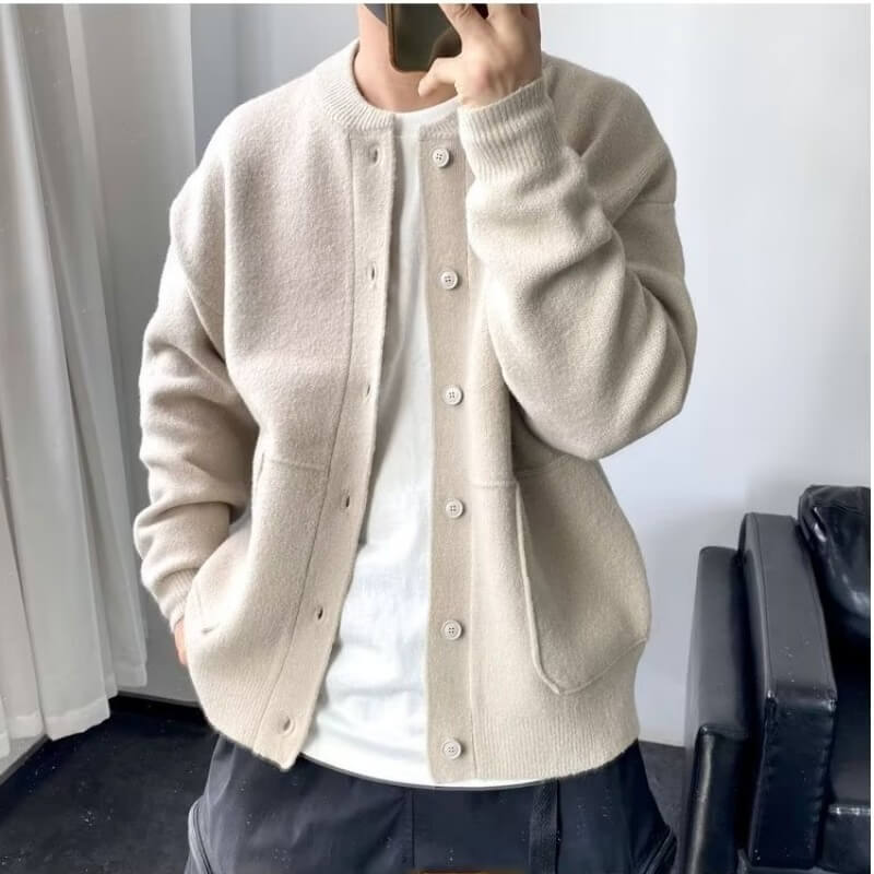 Alexandru-Cristian – Eleganter Cardigan mit weiten Taschen – Aprikose – Bild 1