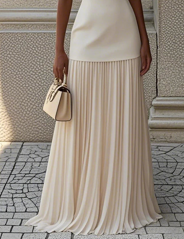 Aurelia – Langes plissiertes Kleid mit Ausschnitt – Bild 3