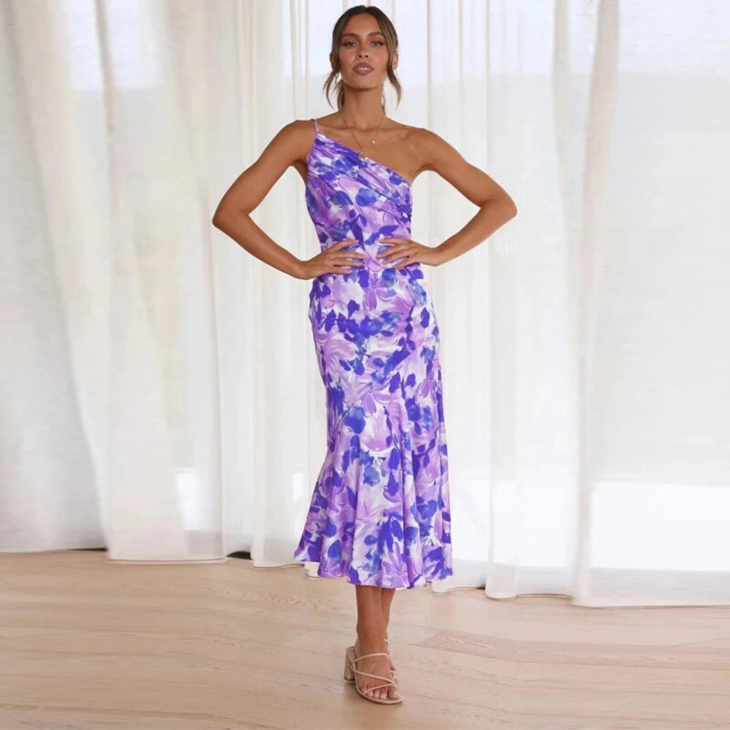 Maria-Irina | Asymmetrisches Maxikleid mit Muster