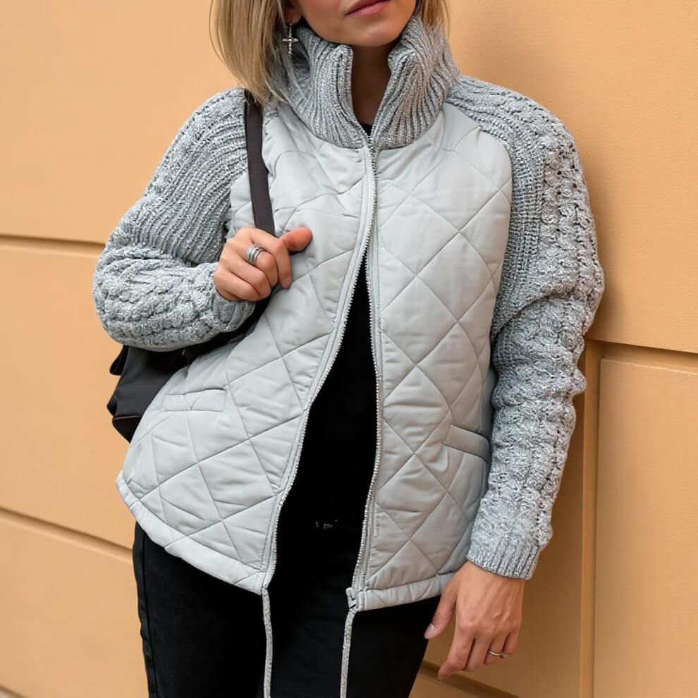 Emma – Vielseitige Patchwork-Strickjacke – Grau – Bild 1