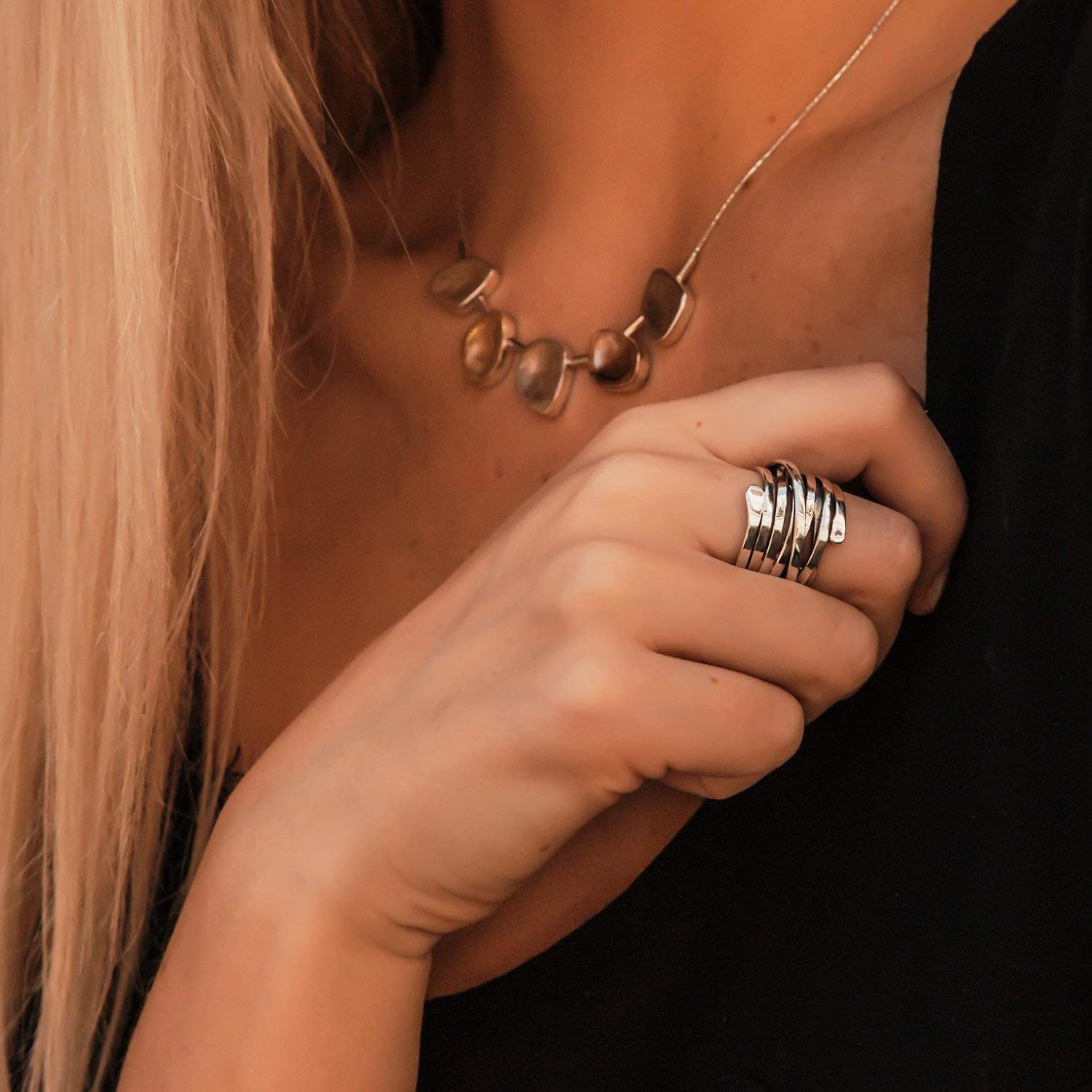 Simona – Statement-Ring mit Spezial-Finish – Bild 3