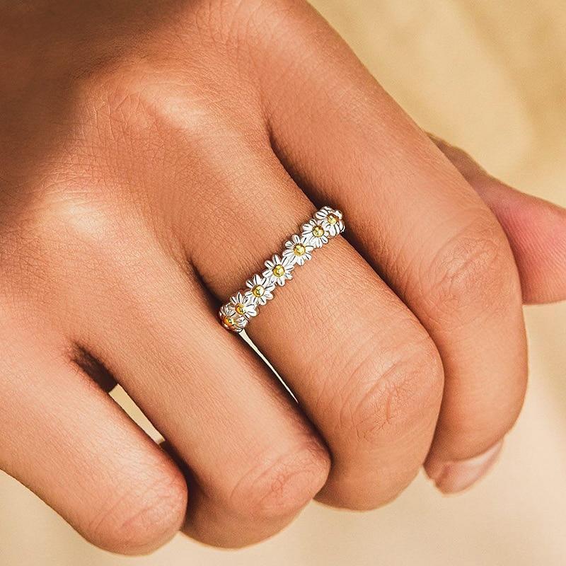 Ana-Simona – Verstellbarer Ring mit emaillierten Blumen – Bild 3