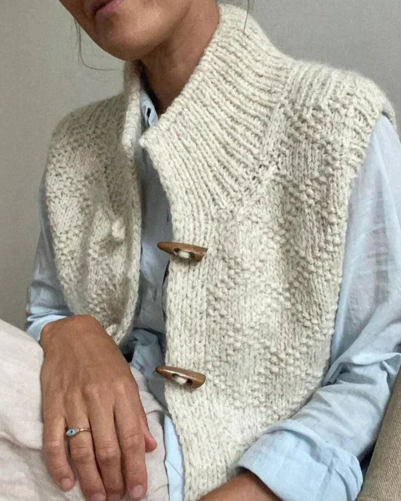 Ingrid | Kuschelig gestrickt ärmellos Cardigan – Bild 2
