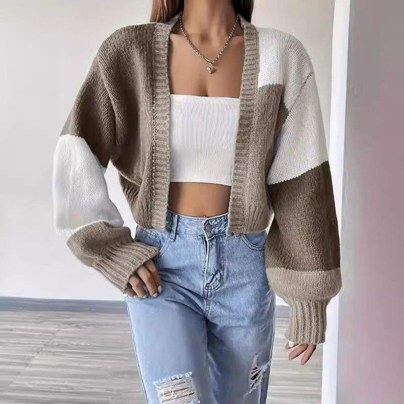 Cardigan mit Farbblöcken – Pullover mit Knöpfen auf der Vorderseite