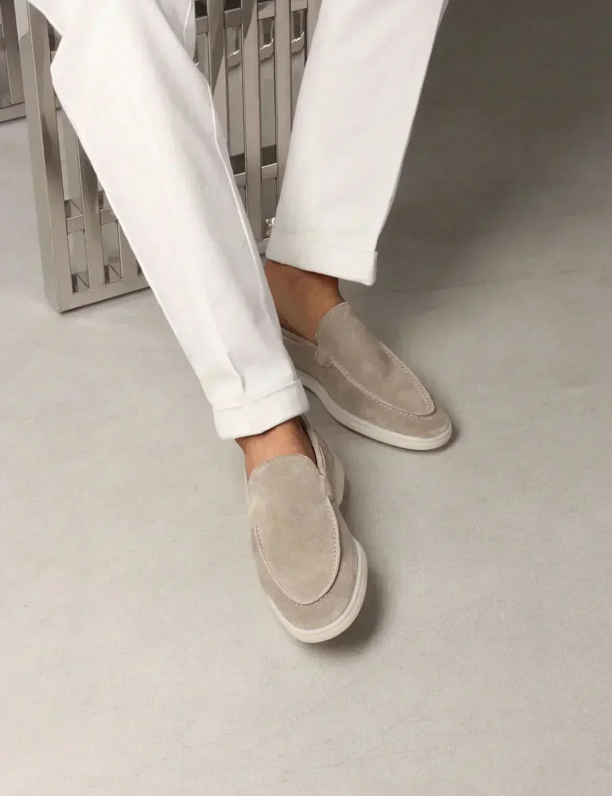 Catalin-Paul – Klassische graue Wildleder-Slipper – Bild 3