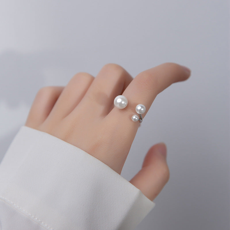 Veronica – Dreieckiger Ring mit Perlen – Bild 3