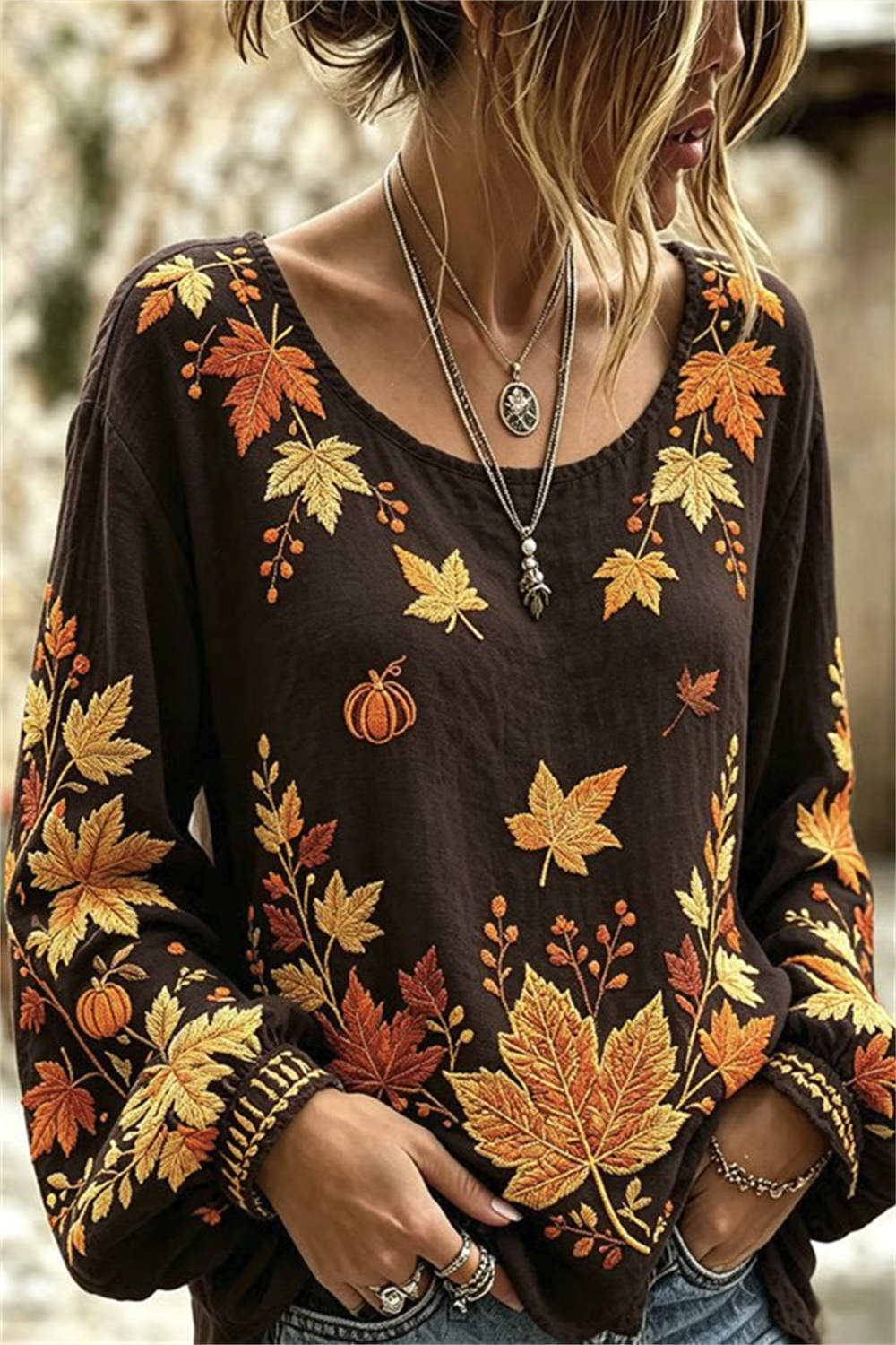 Vivian | Bluse mit Kürbismotiv und Blättermotiv – Produktansicht 1