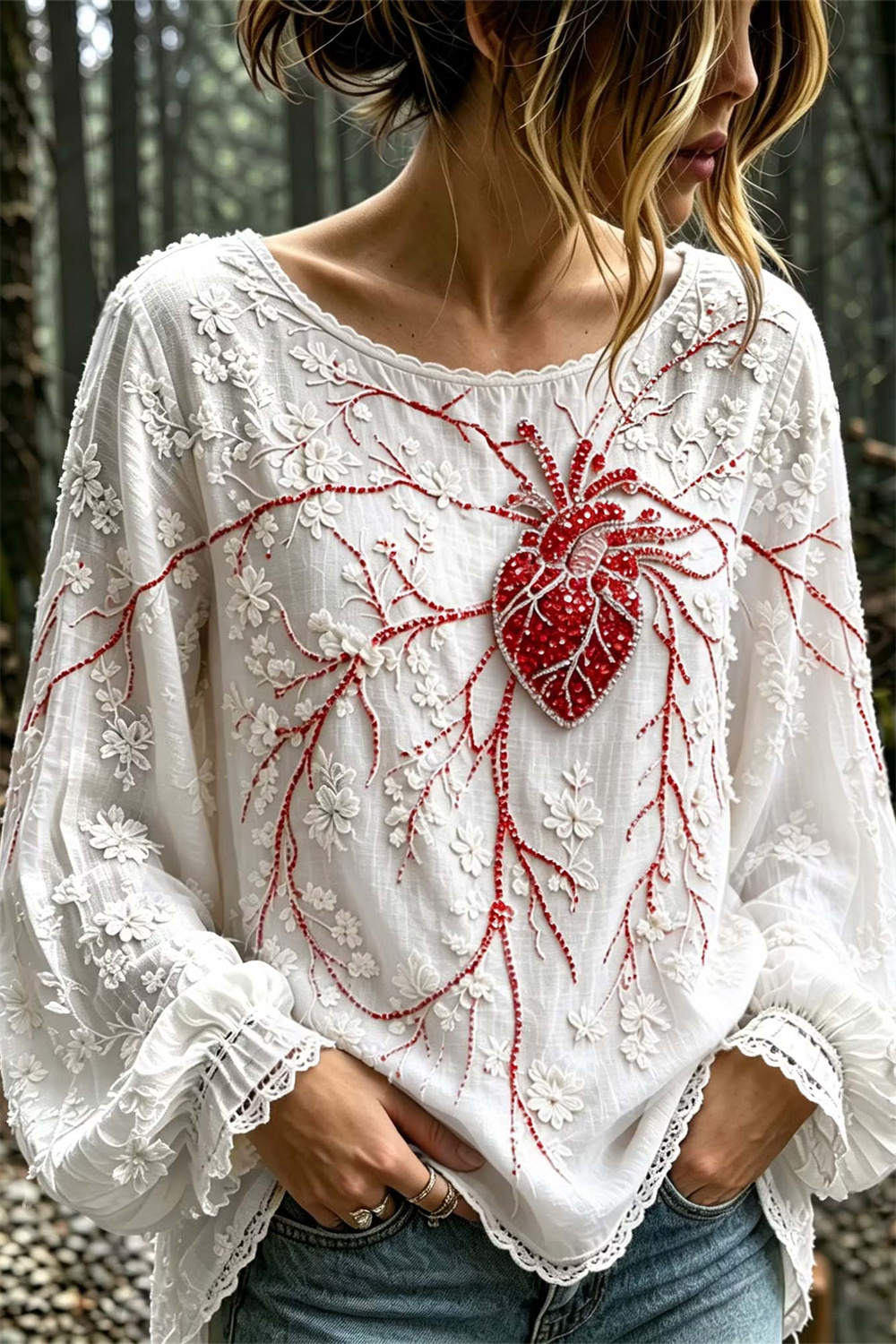 Serena | Bluse mit Blumenmotiv und Herzmotiv – Produktansicht 1