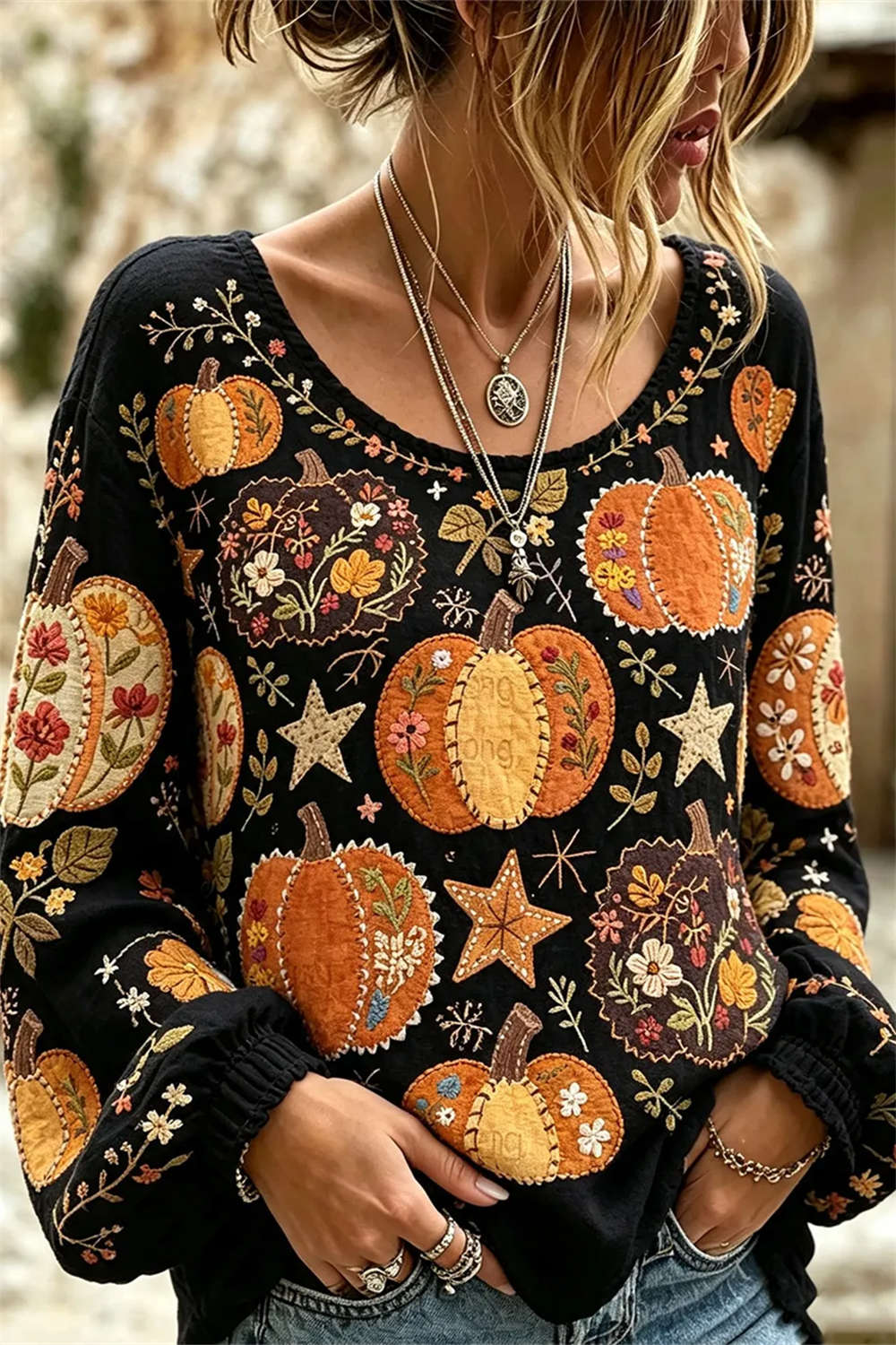 Esme | Bluse mit Kürbismotiv und Blumenmotiv – Produktansicht 1