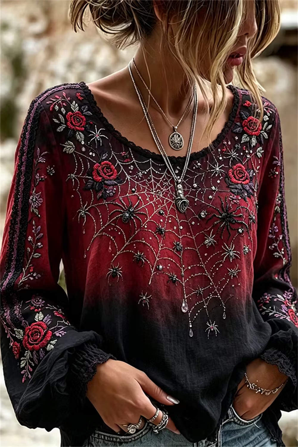 Imogen | Bluse mit Spinnenmotiv und Blumenmotiv – Produktansicht 1