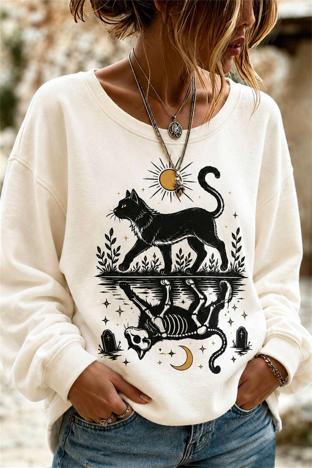 Kiara | Sweatshirt mit Katzenmotiv und Skelettmotiv – Produktansicht 1