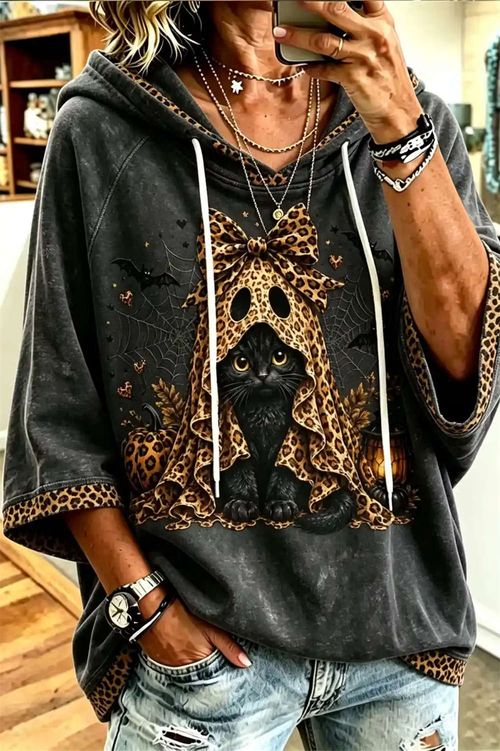 Melody | Hoodie mit Katzenmotiv, Spinnennetzmotiv und Fledermausmotiv – Produktansicht 1