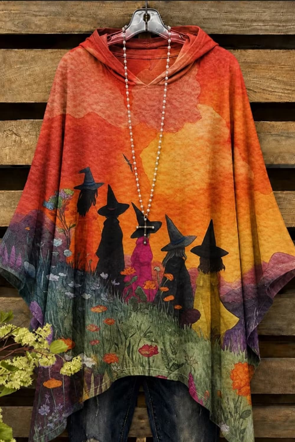 Beatrice | Hoodie mit Hexenmotiv – Produktansicht 1
