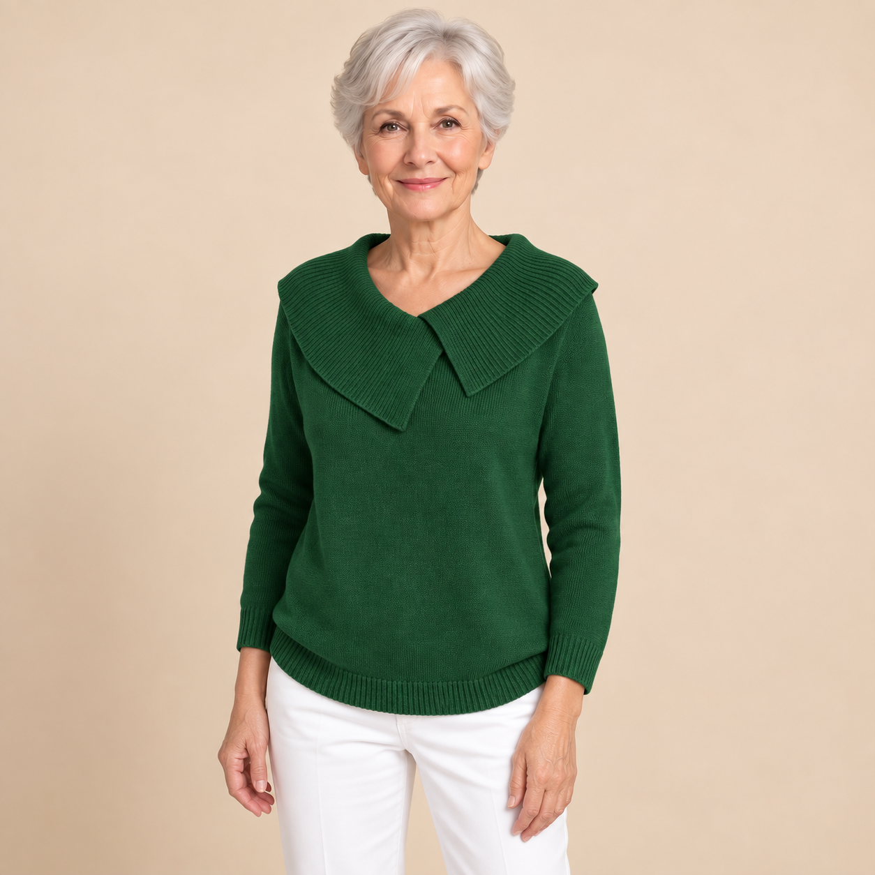 Adela Pullover – Grün – Modelpose