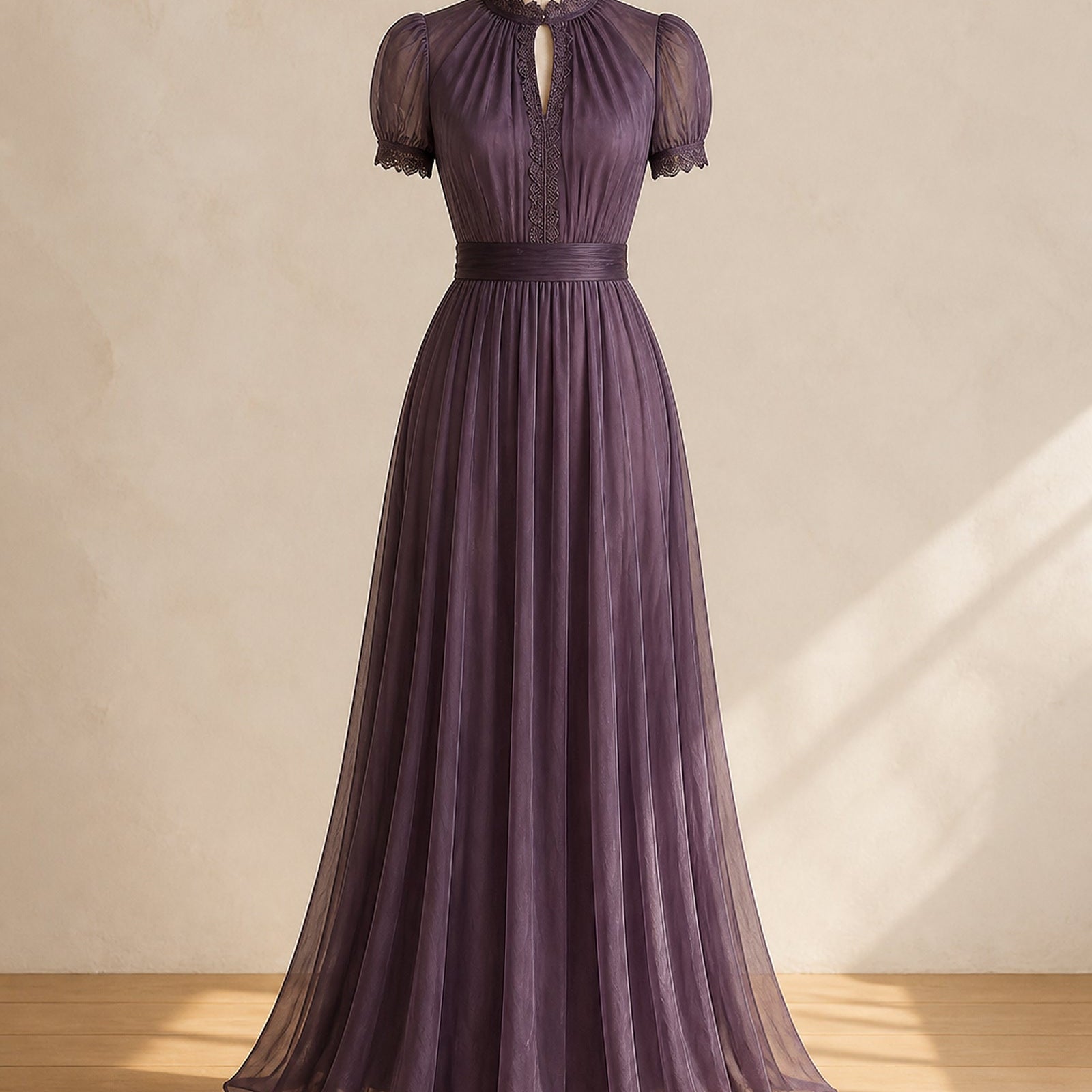 Rochie maxi violetă Alexandra-Maria prezentată complet pe manechin