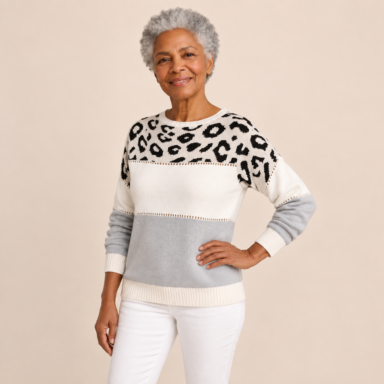 Ana-Gabriela – Leopardenpullover – Grau weitere Pose