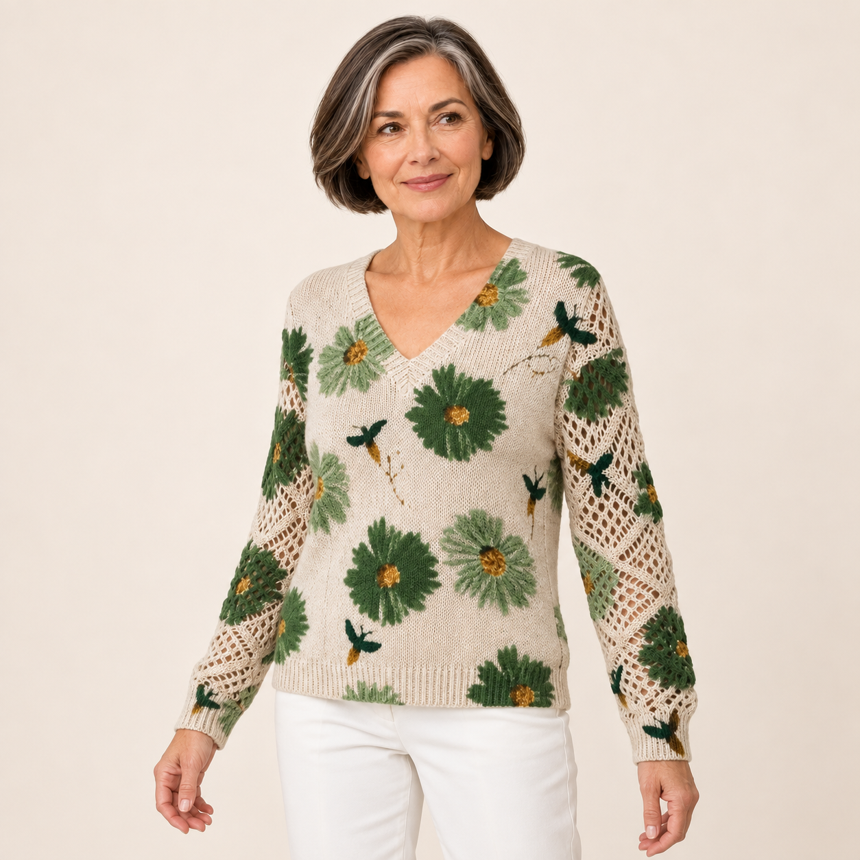 Aura – Grüner Blumenpullover an Model