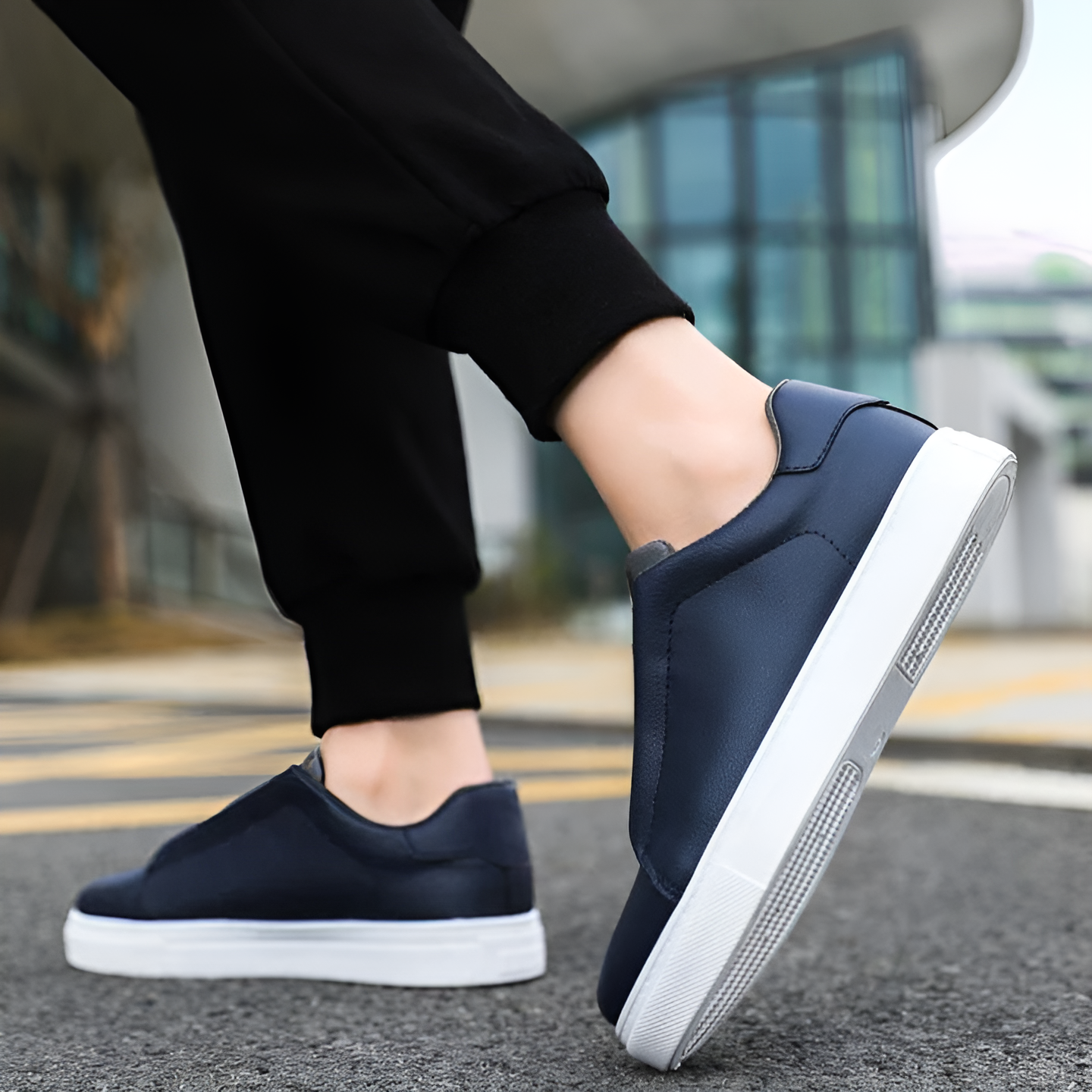 Adrian-Eduard – Elegante Sneaker mit schickem Design – Bild 2