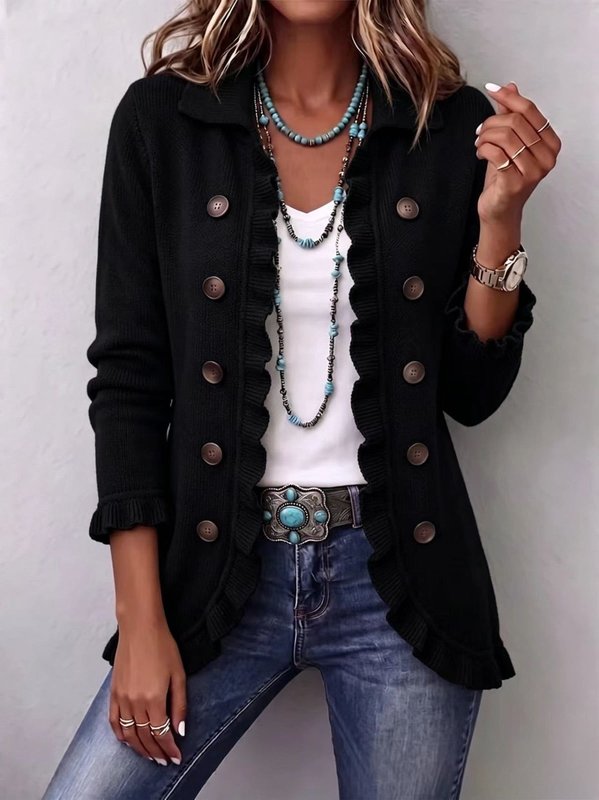 Rippstrickjacke mit Rüschenbesatz in Tiefschwarz