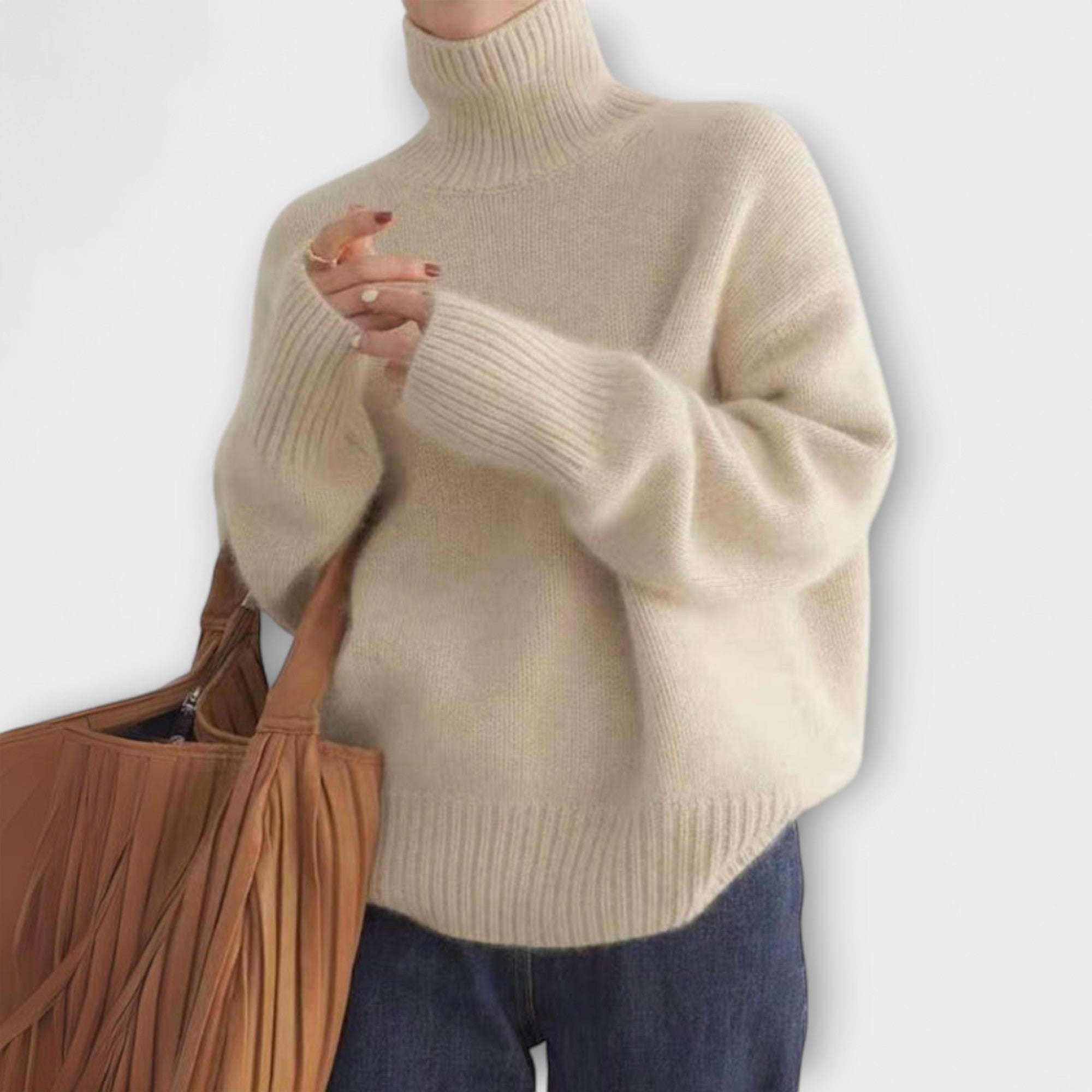 Mera Rollkragenpullover in Beige, Vorderansicht