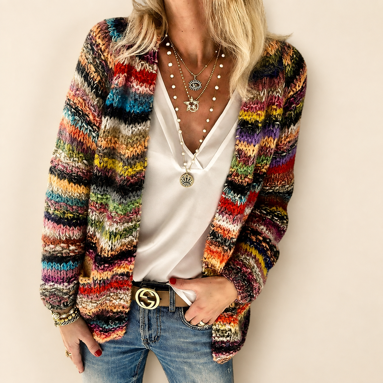 Daria | Lebendiger kuscheliger Cardigan – uniforme Produktaufnahme