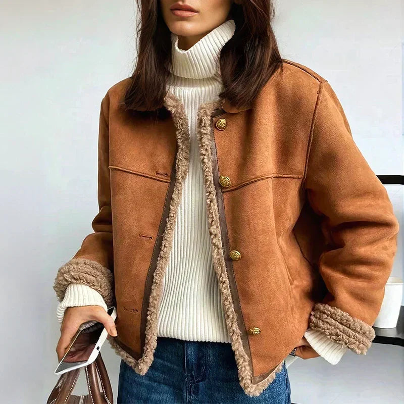 Dorina – Elegante, vielseitige Plüschjacke – Bild 1