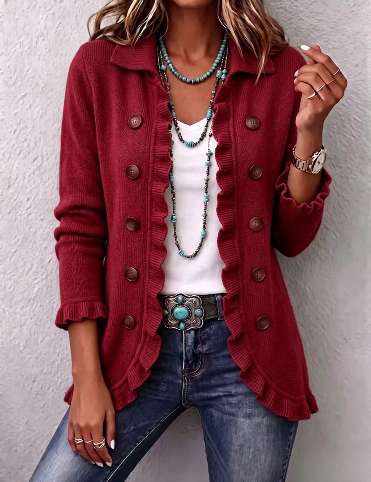 Rippstrickjacke mit Rüschenbesatz in Rubinrot