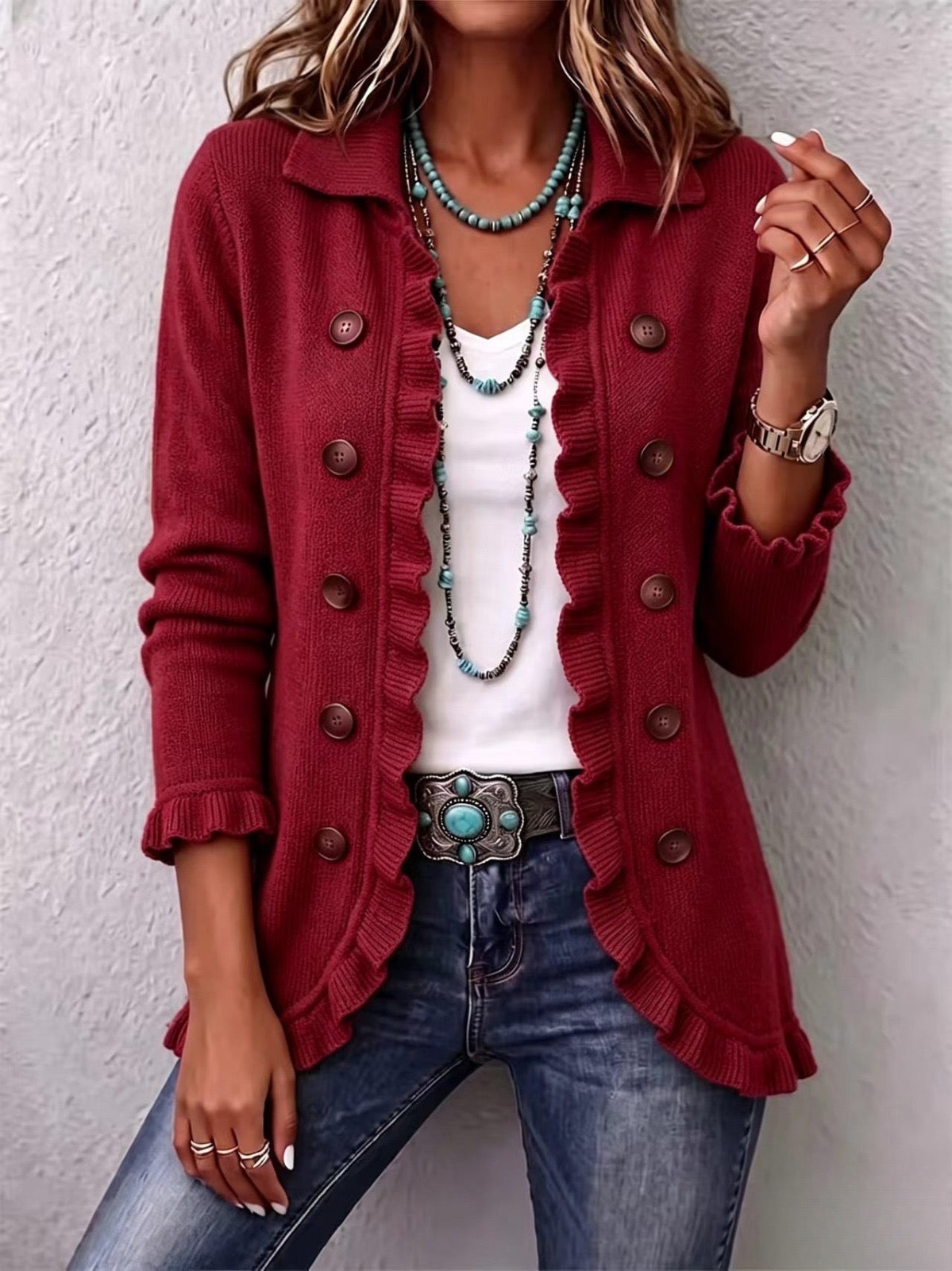 Rippstrickjacke mit Rüschenbesatz in Rubinrot