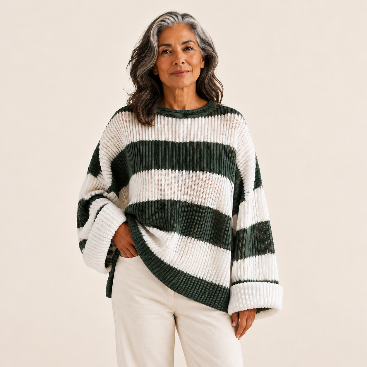 Elena-Mihaela – Ringelpullover – Grün Vorderansicht