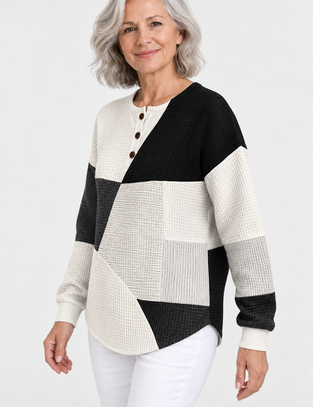 Ella | Pullover mit schwarz-weißem Color-Blocking – Dreiviertelansicht rechts