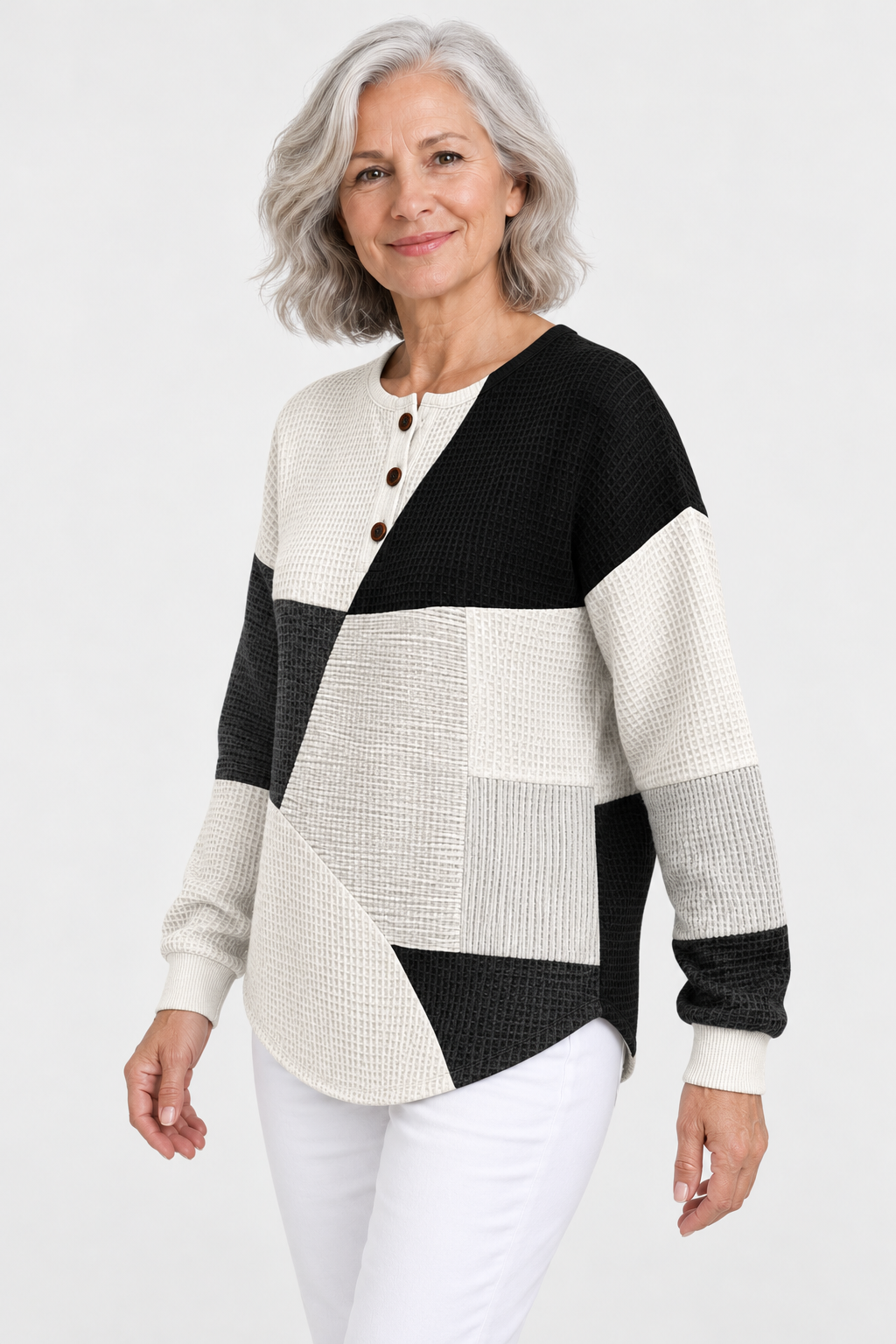 Ella | Pullover mit schwarz-weißem Color-Blocking – Dreiviertelansicht rechts