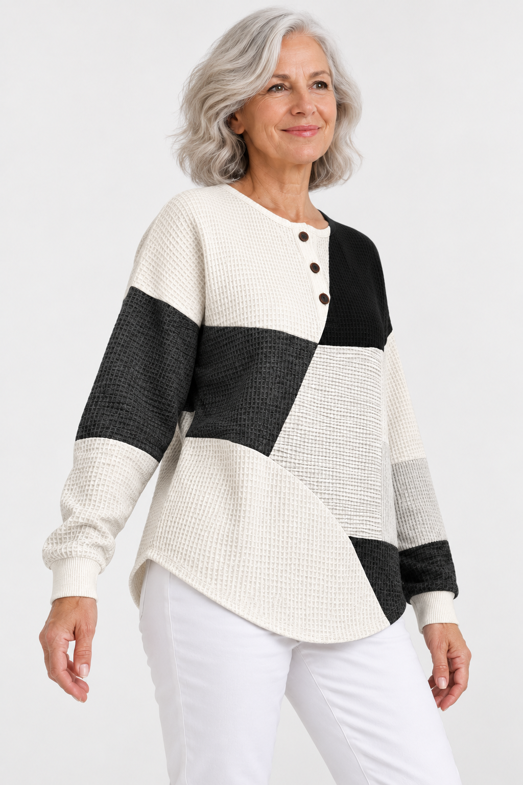 Ella | Pullover mit schwarz-weißem Color-Blocking – Seitlicher Fall