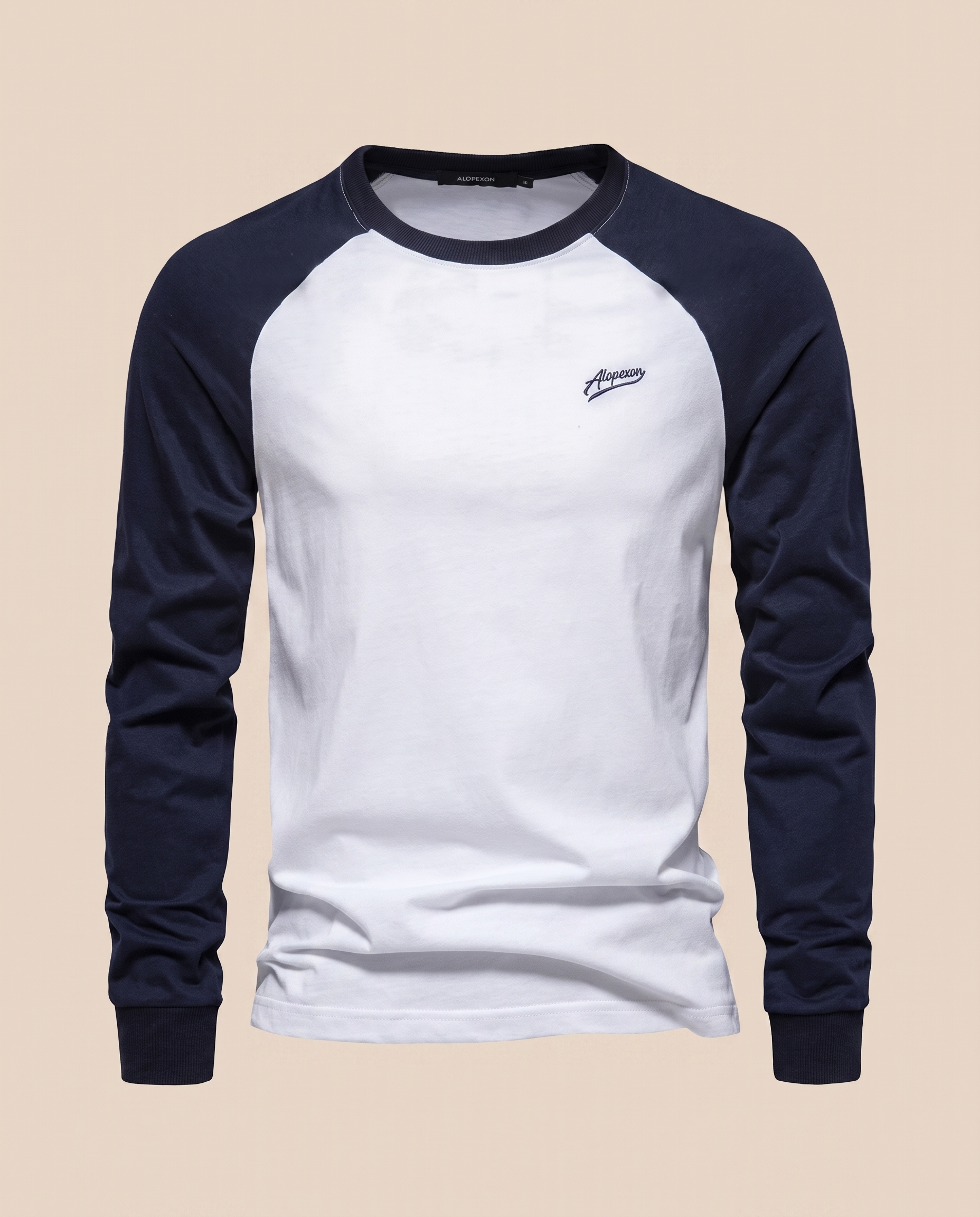 Marin | Langarmshirt – harmonisierte Studioaufnahme auf Beige #E8DED2