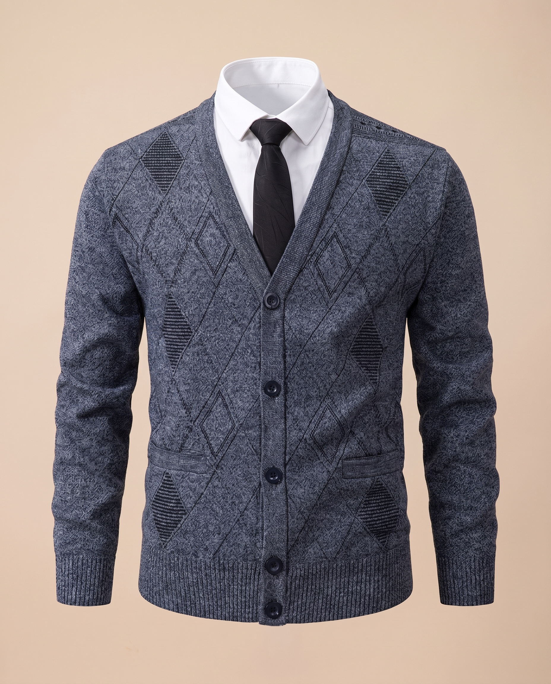 Dorian | Premium-Weste mit elegantem Design – harmonisierte Studioaufnahme auf Beige #E8DED2