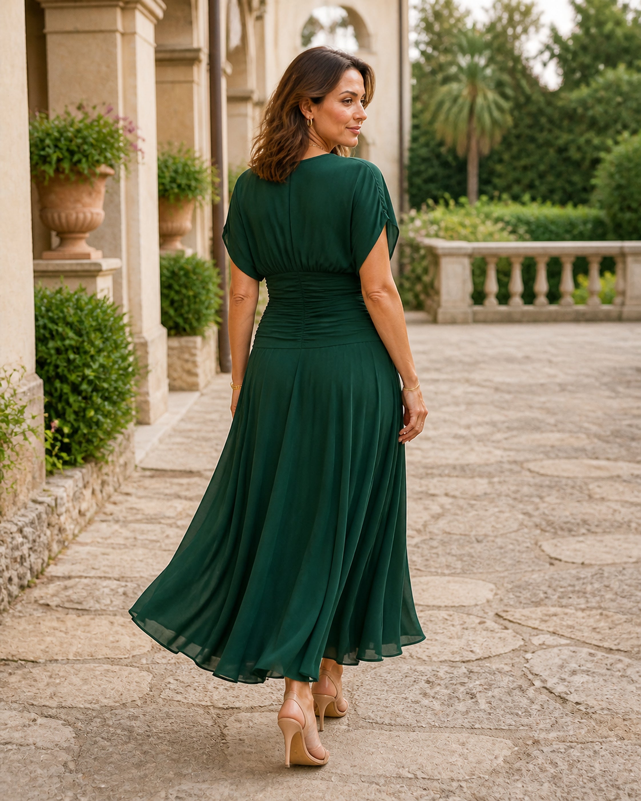 Emma – verde escuro costas em movimento