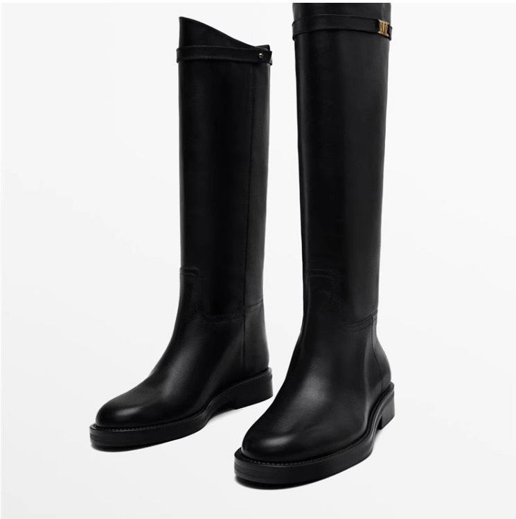 Kerstin – schwarze kniehohe Stiefel mit goldfarbener Schnalle, Ansicht 2