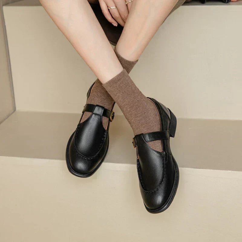 Hedi | Retro-Schuhe mit Riemen – Bild 1
