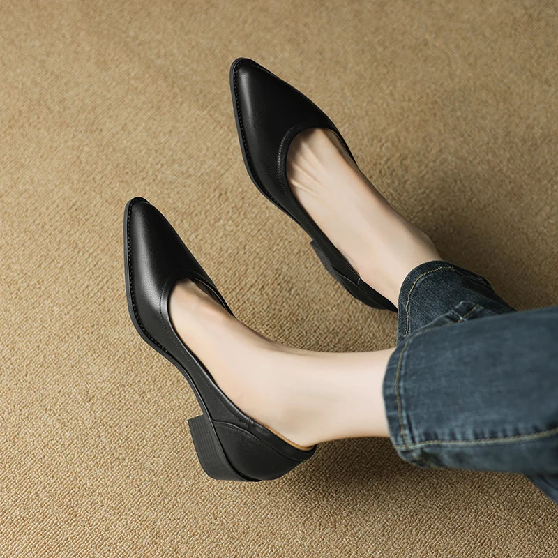 Liv | Klassische Pumps mit niedrigem Blockabsatz – Bild 7