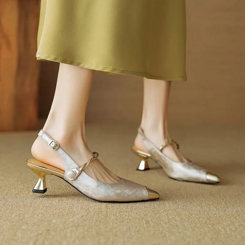 Ines | Slingback-Pumps mit Riemchendetail – Bild 3