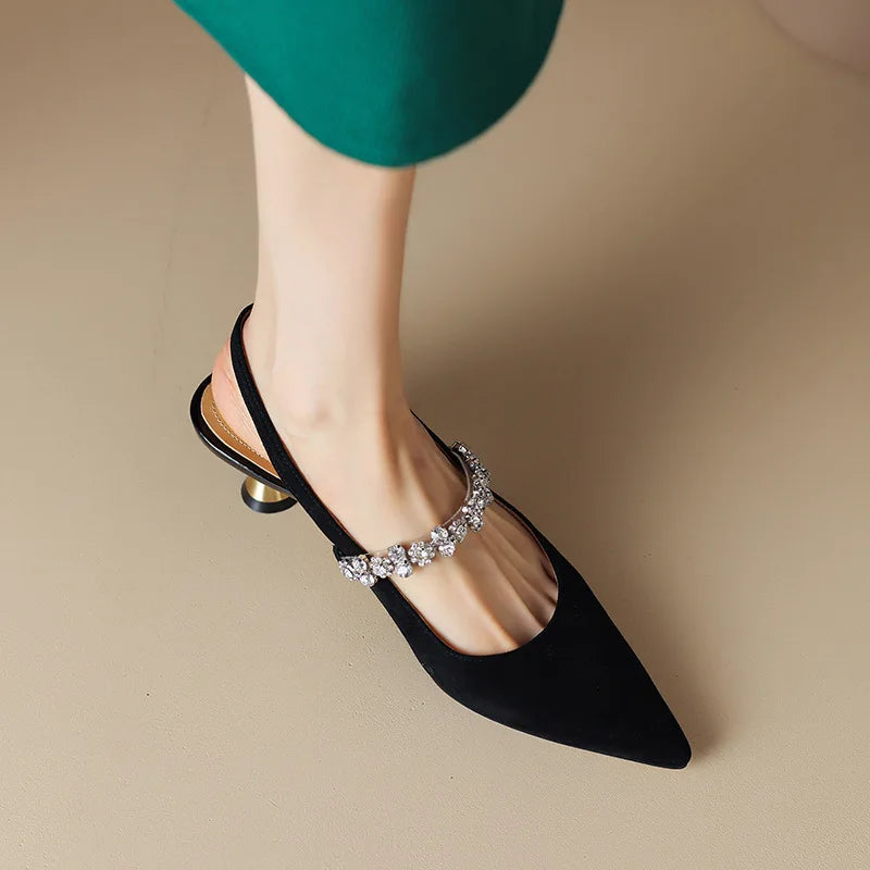 Mina | Slingback-Pumps mit Schmuckriemen – Bild 7