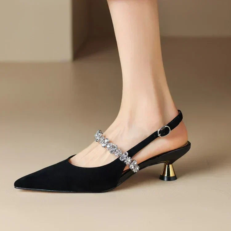 Mina | Slingback-Pumps mit Schmuckriemen – Bild 9