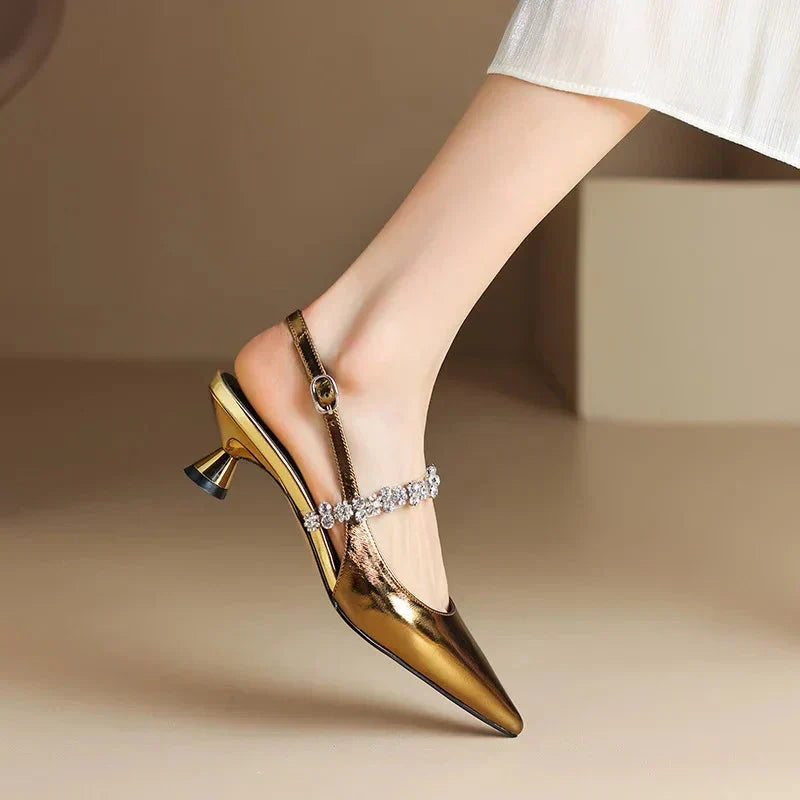 Mina | Slingback-Pumps mit Schmuckriemen – Bild 14