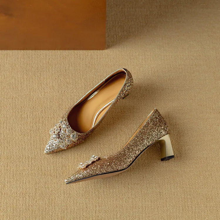 Yara | Glitzer-Pumps mit Schleifendetail – Bild 6