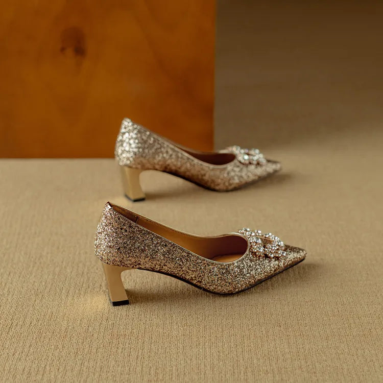 Yara | Glitzer-Pumps mit Schleifendetail – Bild 7