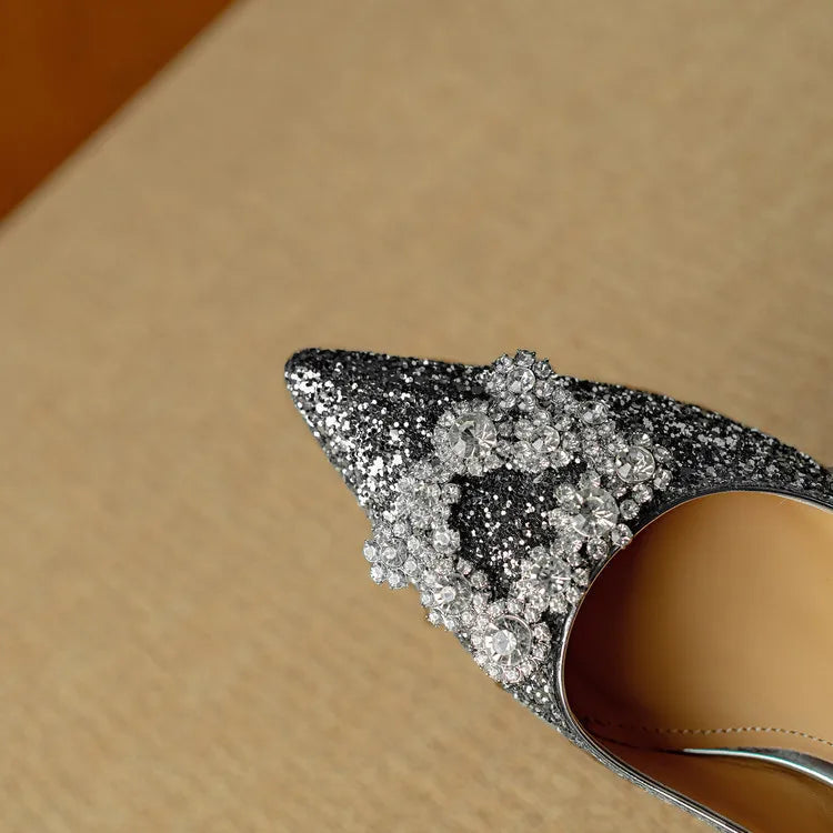 Yara | Glitzer-Pumps mit Schleifendetail – Bild 14